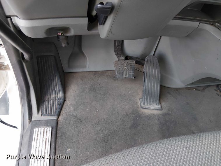 image for item EC1205 2017 Kenworth T680 semi truck