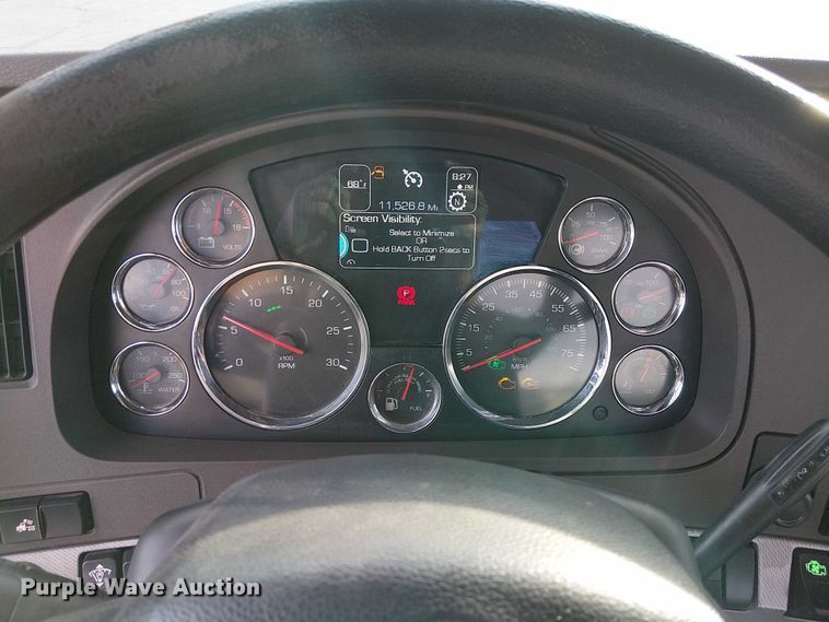 image for item EC1205 2017 Kenworth T680 semi truck