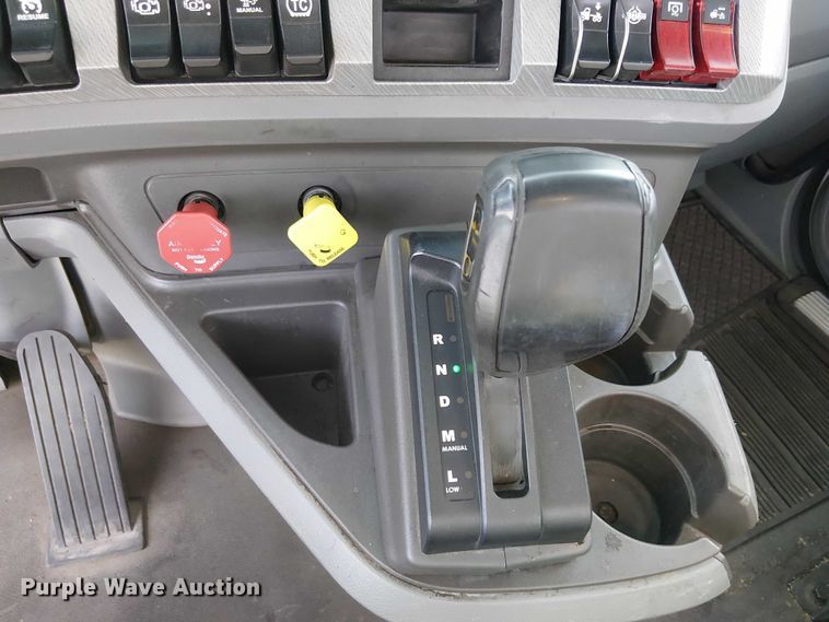 image for item EC1205 2017 Kenworth T680 semi truck