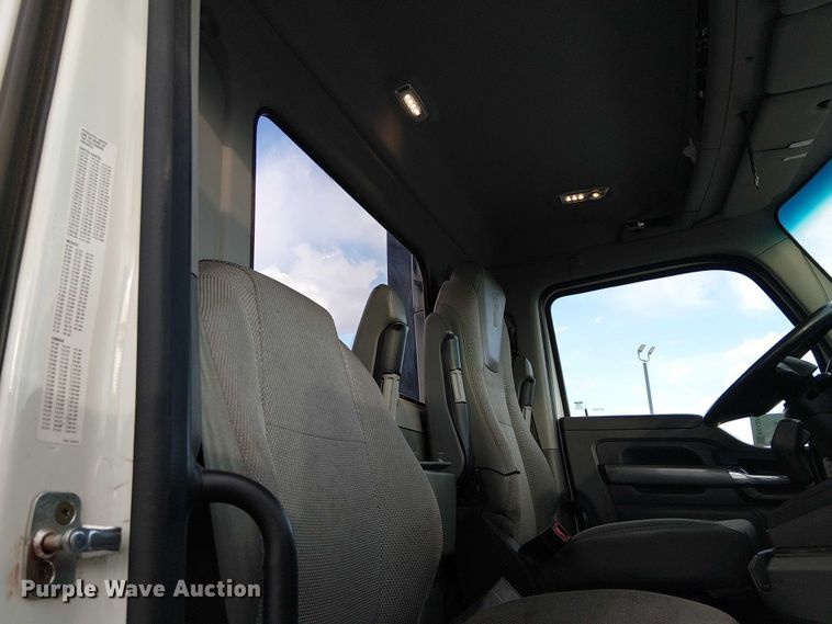 image for item EC1205 2017 Kenworth T680 semi truck