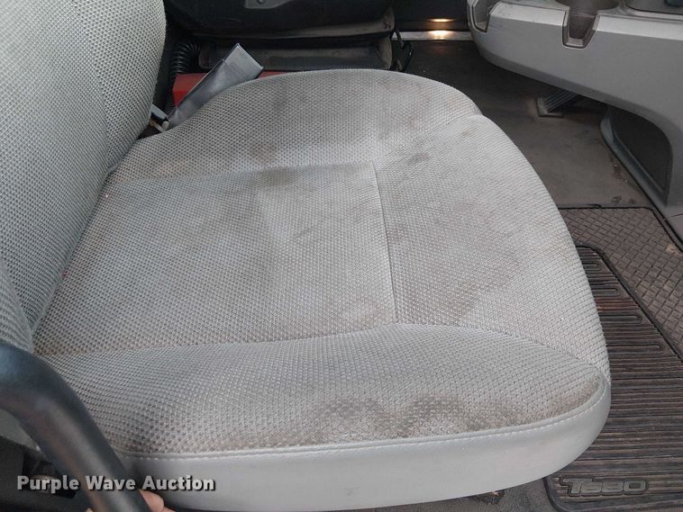 image for item EC1205 2017 Kenworth T680 semi truck