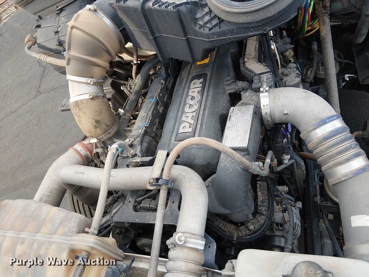 image for item EC1205 2017 Kenworth T680 semi truck