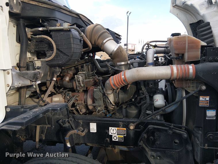 image for item EC1205 2017 Kenworth T680 semi truck