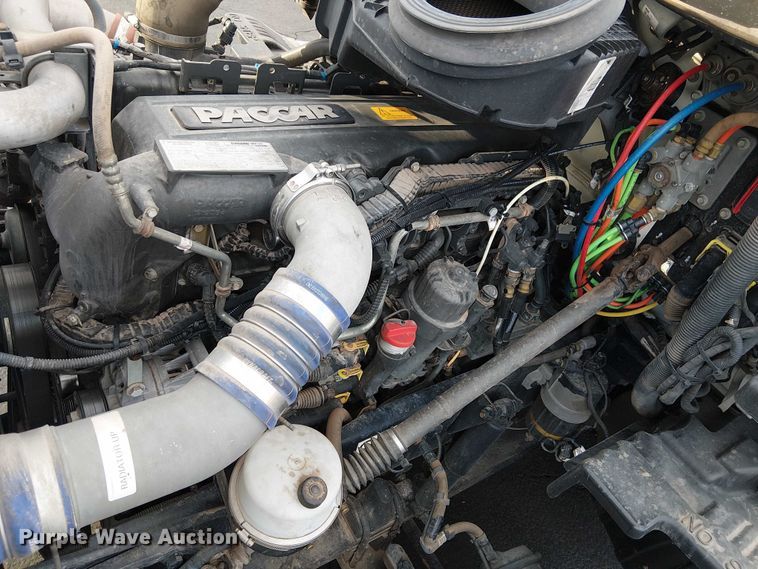 image for item EC1205 2017 Kenworth T680 semi truck