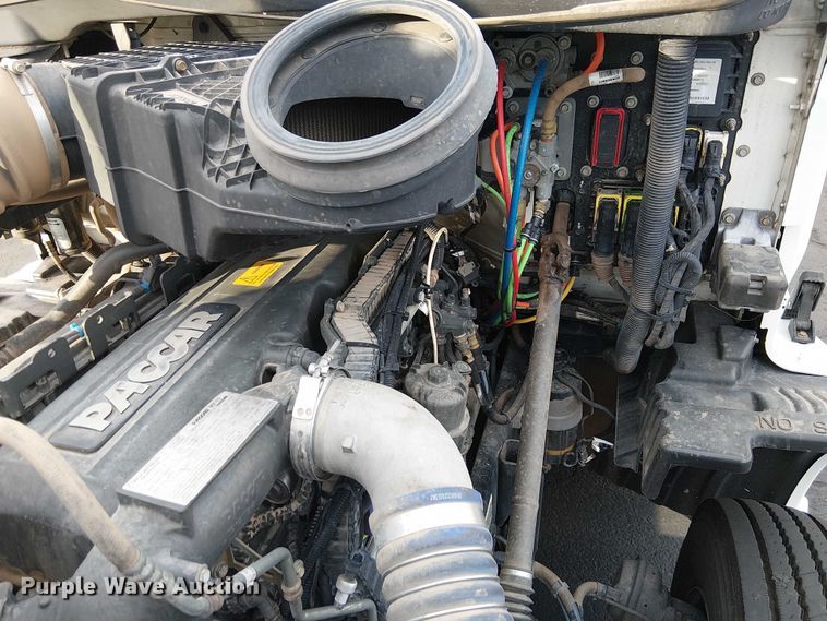 image for item EC1205 2017 Kenworth T680 semi truck