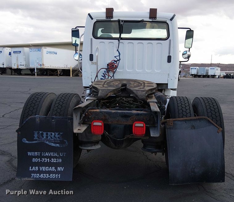 image for item EC1206 2006 Freightliner M2 semi truck