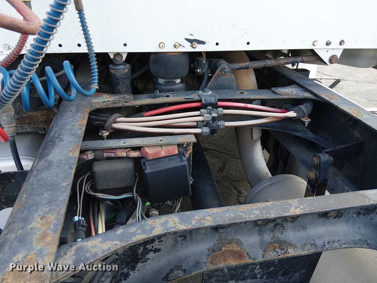 image for item EC1206 2006 Freightliner M2 semi truck