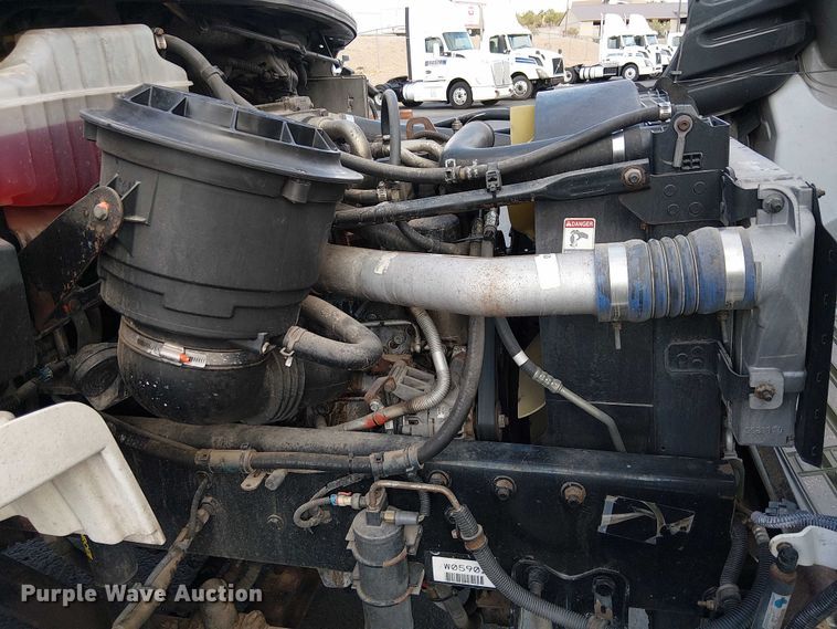 image for item EC1206 2006 Freightliner M2 semi truck