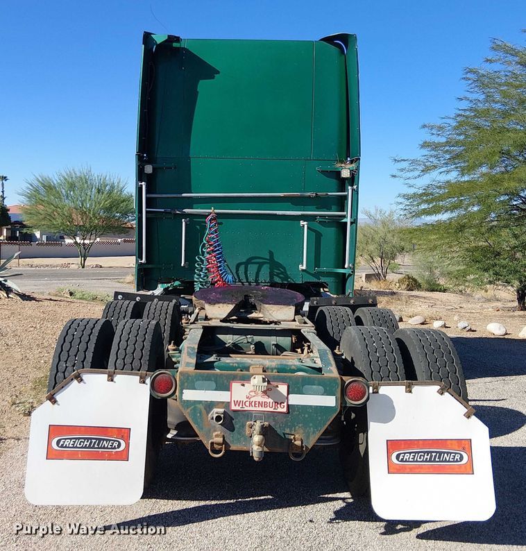 image for item EC1216 1995 Freightliner FLD 112 semi truck