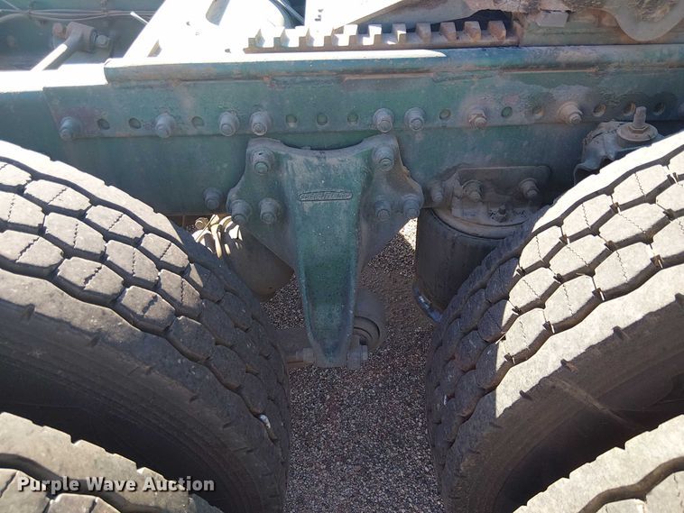 image for item EC1216 1995 Freightliner FLD 112 semi truck