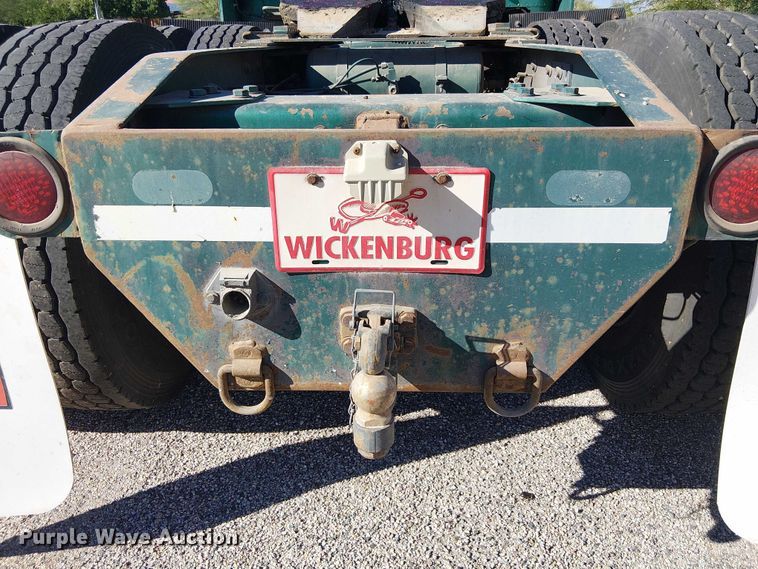 image for item EC1216 1995 Freightliner FLD 112 semi truck