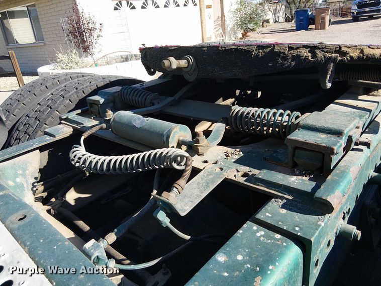 image for item EC1216 1995 Freightliner FLD 112 semi truck