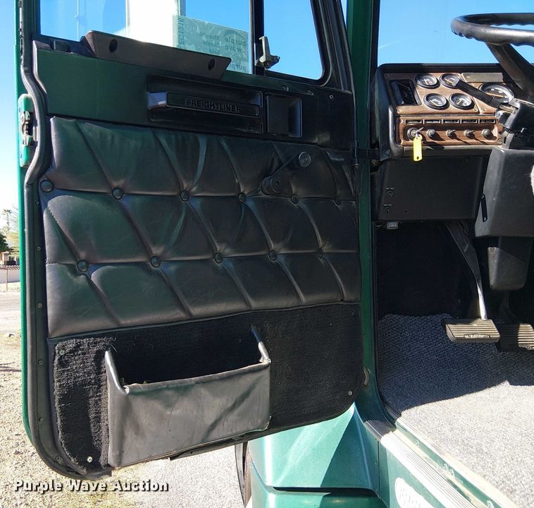 image for item EC1216 1995 Freightliner FLD 112 semi truck