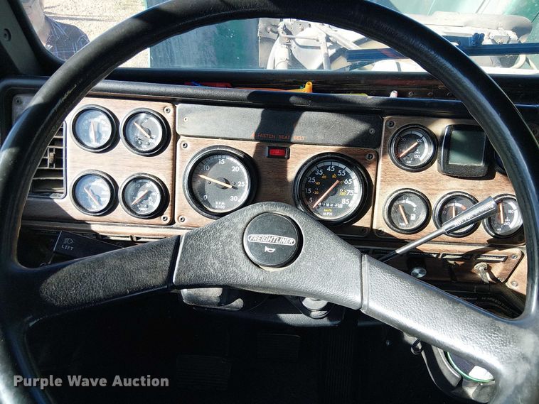 image for item EC1216 1995 Freightliner FLD 112 semi truck