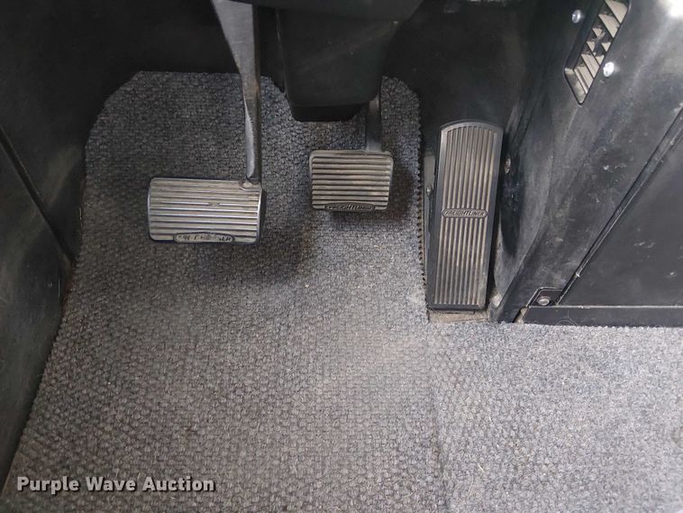 image for item EC1216 1995 Freightliner FLD 112 semi truck