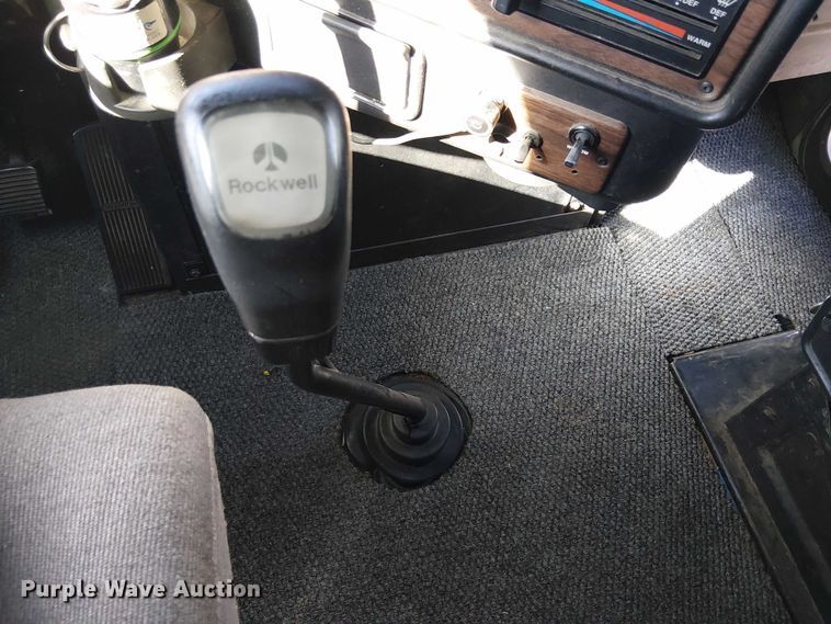 image for item EC1216 1995 Freightliner FLD 112 semi truck