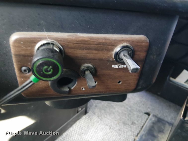 image for item EC1216 1995 Freightliner FLD 112 semi truck