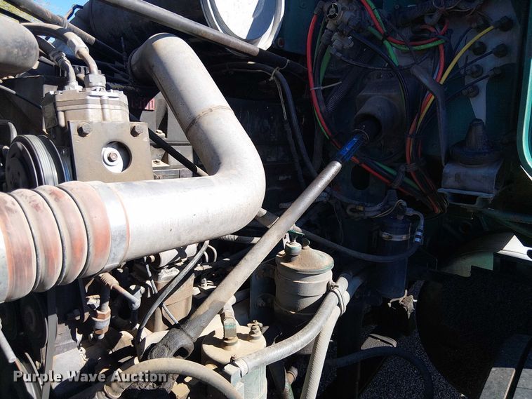 image for item EC1216 1995 Freightliner FLD 112 semi truck