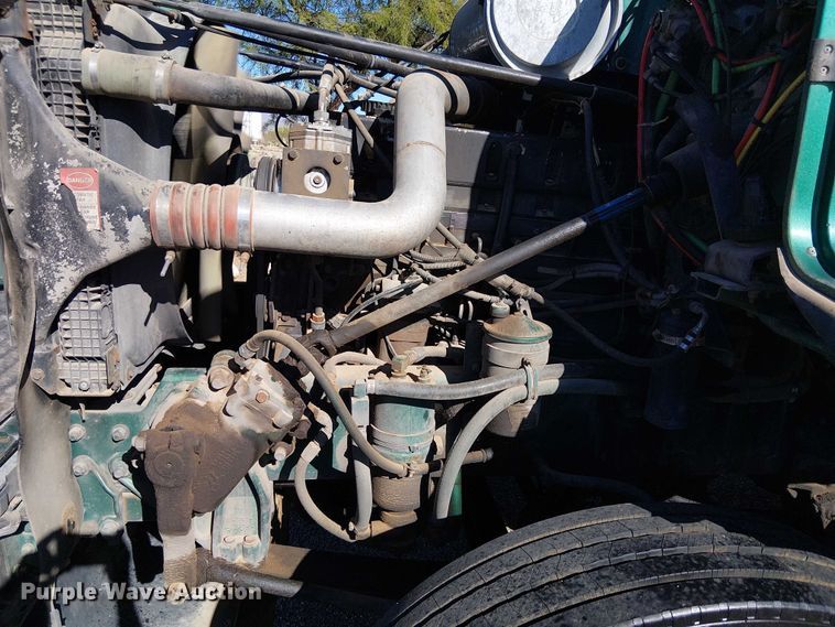 image for item EC1216 1995 Freightliner FLD 112 semi truck