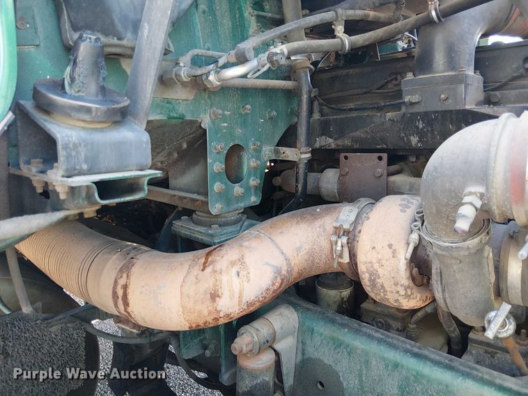 image for item EC1216 1995 Freightliner FLD 112 semi truck