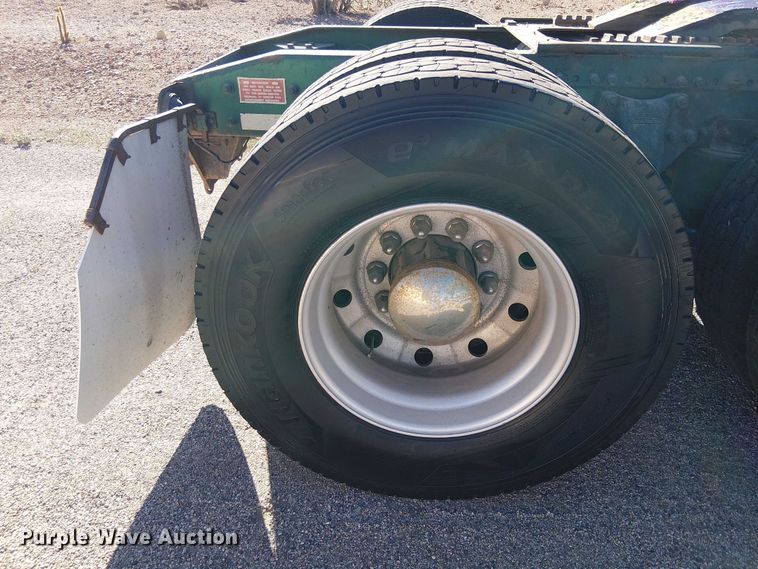 image for item EC1216 1995 Freightliner FLD 112 semi truck