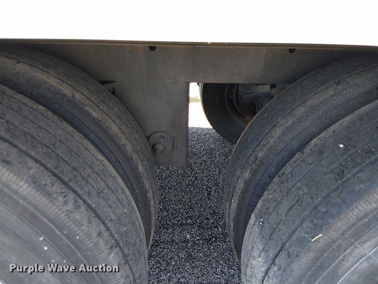 image for item EC1217 2004 Utility Trailer Manufacturer dry van trailer