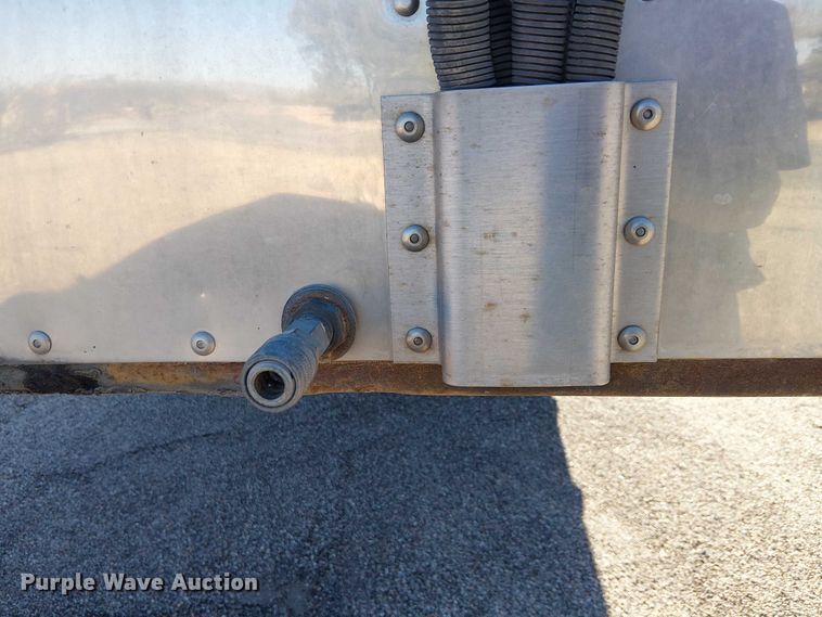 image for item EC1217 2004 Utility Trailer Manufacturer dry van trailer