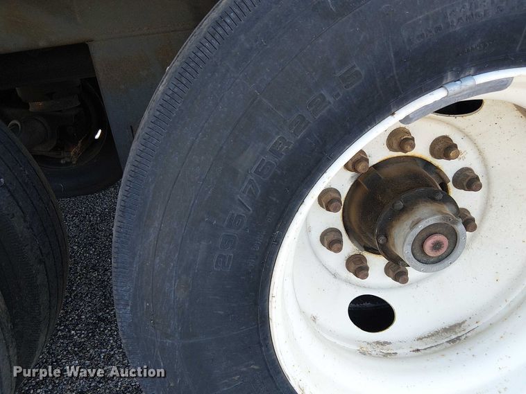 image for item EC1217 2004 Utility Trailer Manufacturer dry van trailer