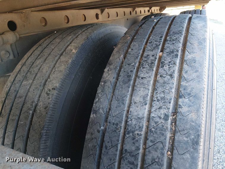 image for item EC1217 2004 Utility Trailer Manufacturer dry van trailer