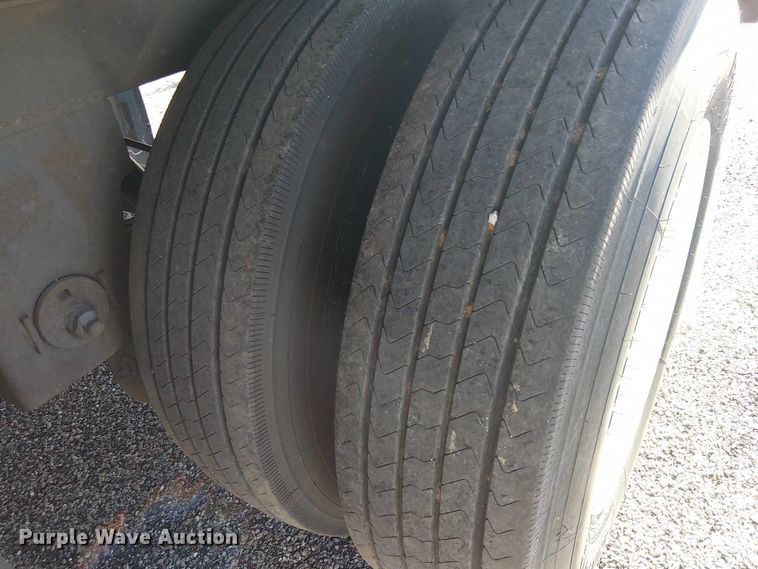 image for item EC1217 2004 Utility Trailer Manufacturer dry van trailer