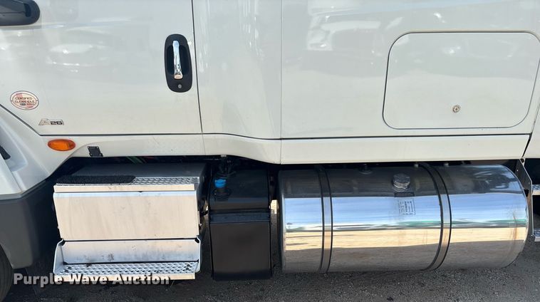 image for item EC3586 2020 International LT625 semi truck