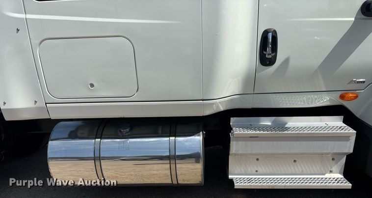 image for item EC3586 2020 International LT625 semi truck