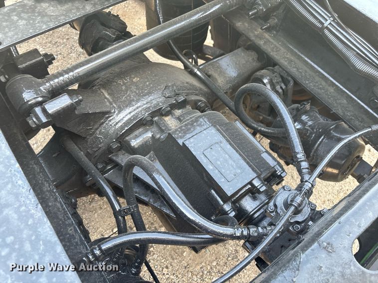 image for item EC3586 2020 International LT625 semi truck