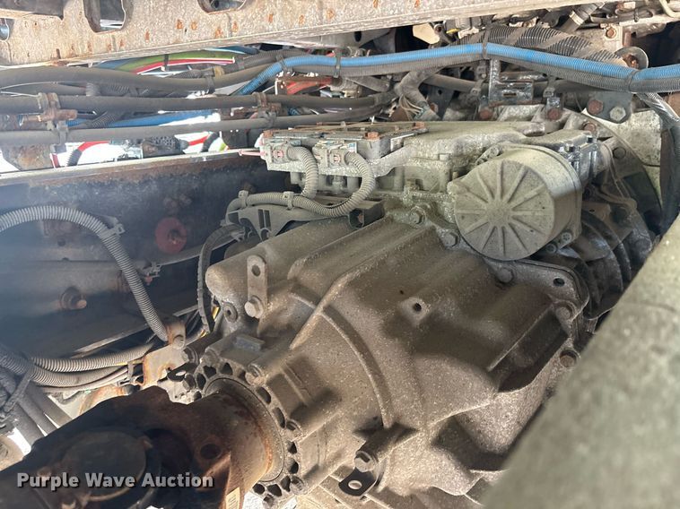 image for item EC3586 2020 International LT625 semi truck