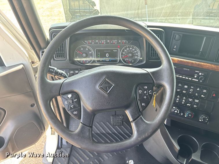 image for item EC3586 2020 International LT625 semi truck