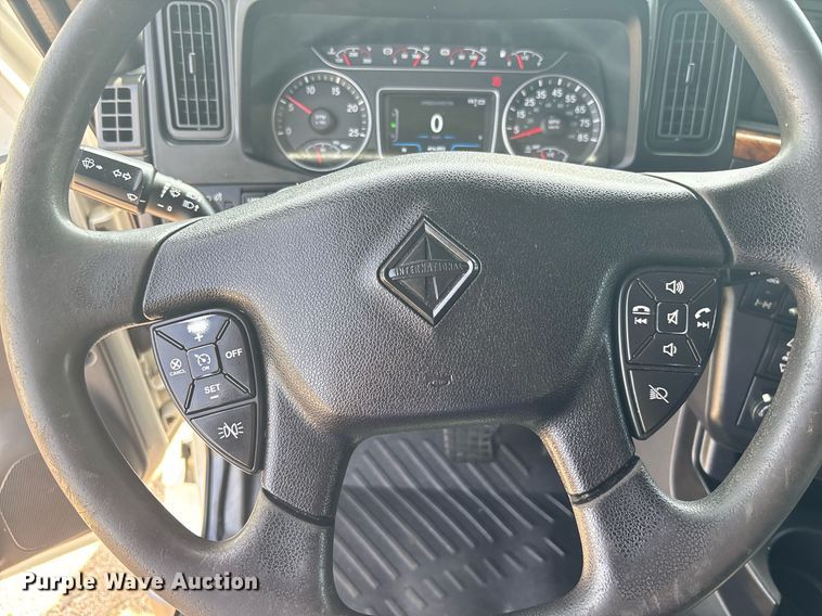 image for item EC3586 2020 International LT625 semi truck