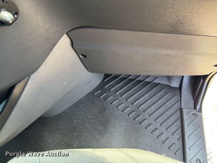 image for item EC3586 2020 International LT625 semi truck