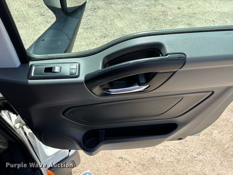 image for item EC3586 2020 International LT625 semi truck