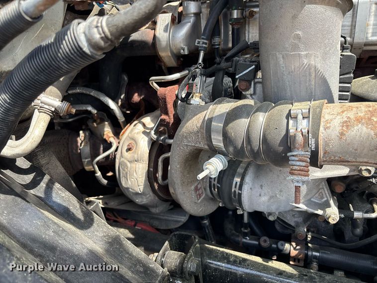 image for item EC3586 2020 International LT625 semi truck