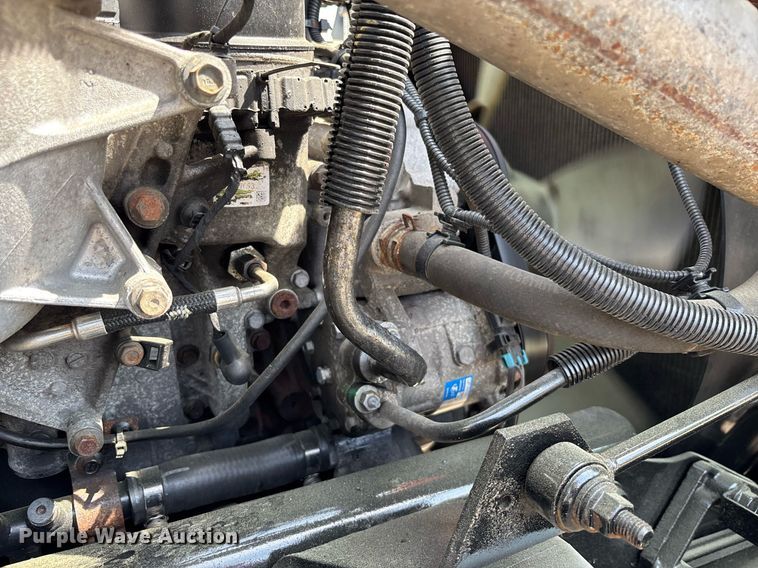 image for item EC3586 2020 International LT625 semi truck