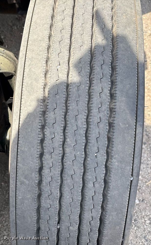 image for item EC3586 2020 International LT625 semi truck