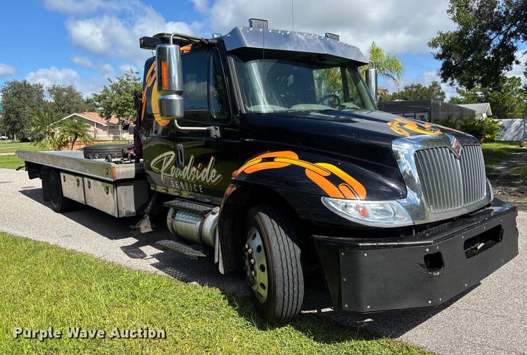 image for item EC3841 2012 International 4300 rollback truck