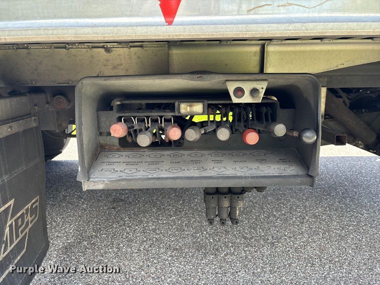 image for item EC3841 2012 International 4300 rollback truck