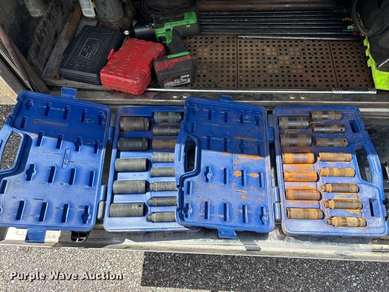 image for item EC3841 2012 International 4300 rollback truck