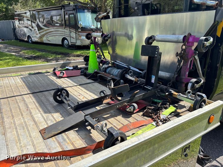 image for item EC3841 2012 International 4300 rollback truck