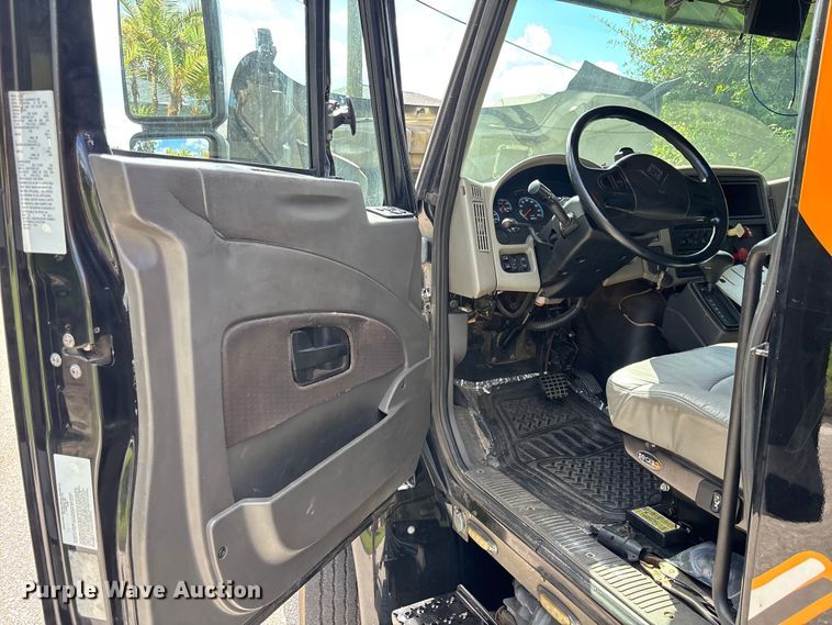 image for item EC3841 2012 International 4300 rollback truck