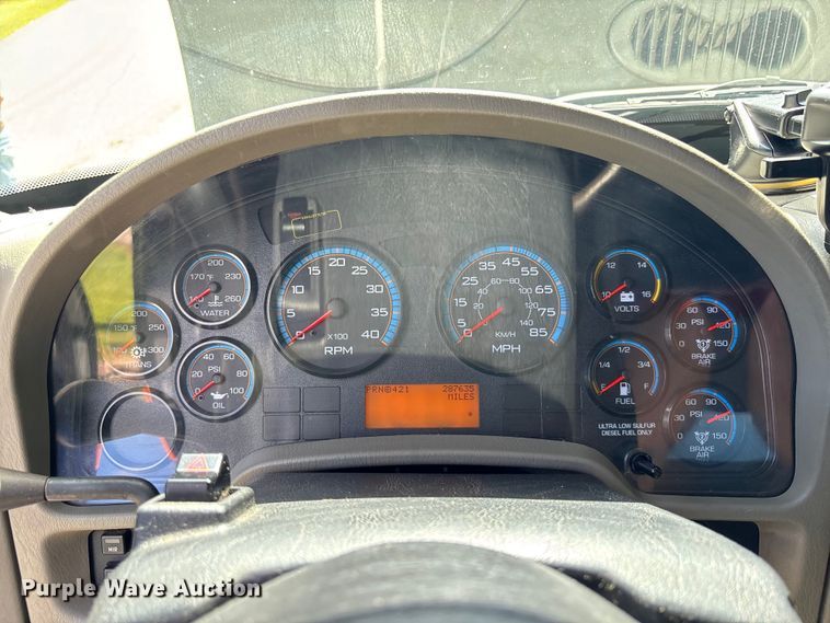 image for item EC3841 2012 International 4300 rollback truck