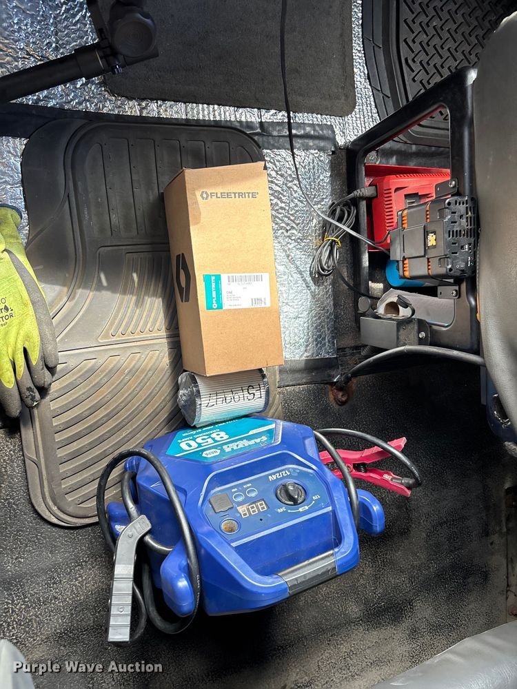 image for item EC3841 2012 International 4300 rollback truck