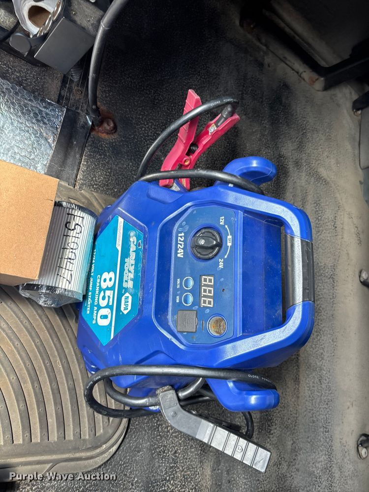 image for item EC3841 2012 International 4300 rollback truck