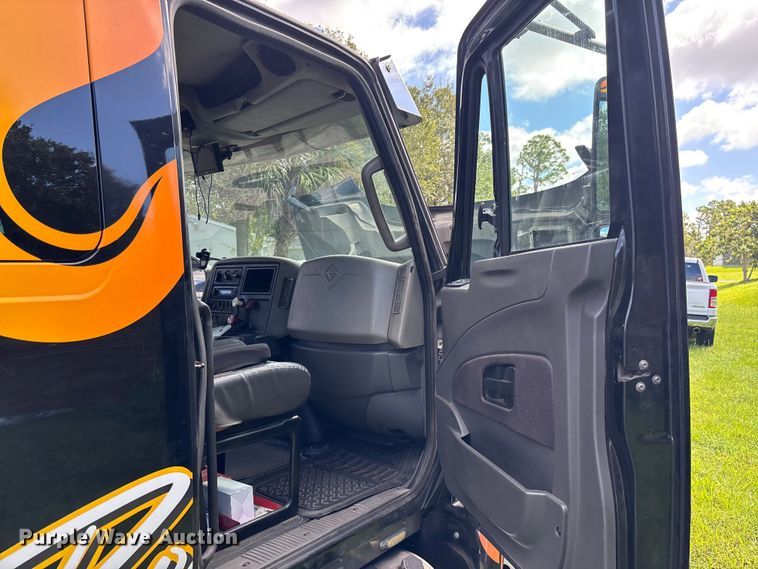 image for item EC3841 2012 International 4300 rollback truck